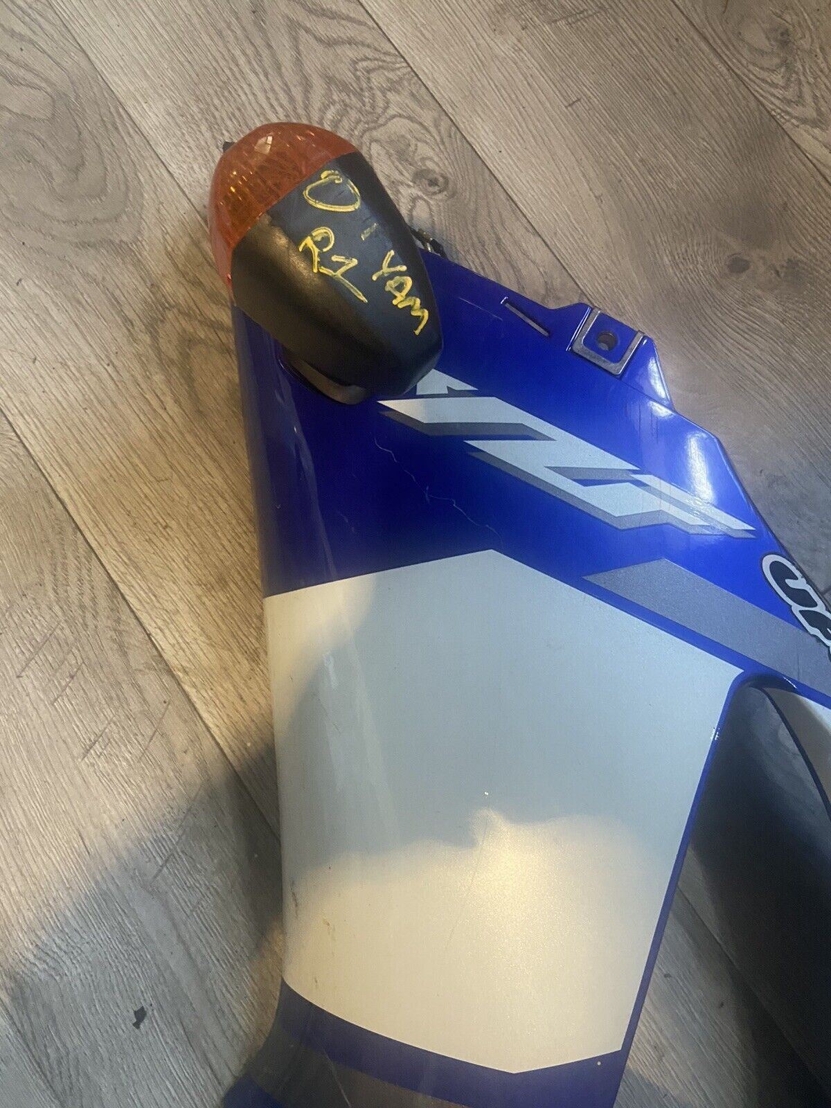 00 01 YAMAHA R1 YZF R1 LEFT FAIRING LEFT MID FAIRING