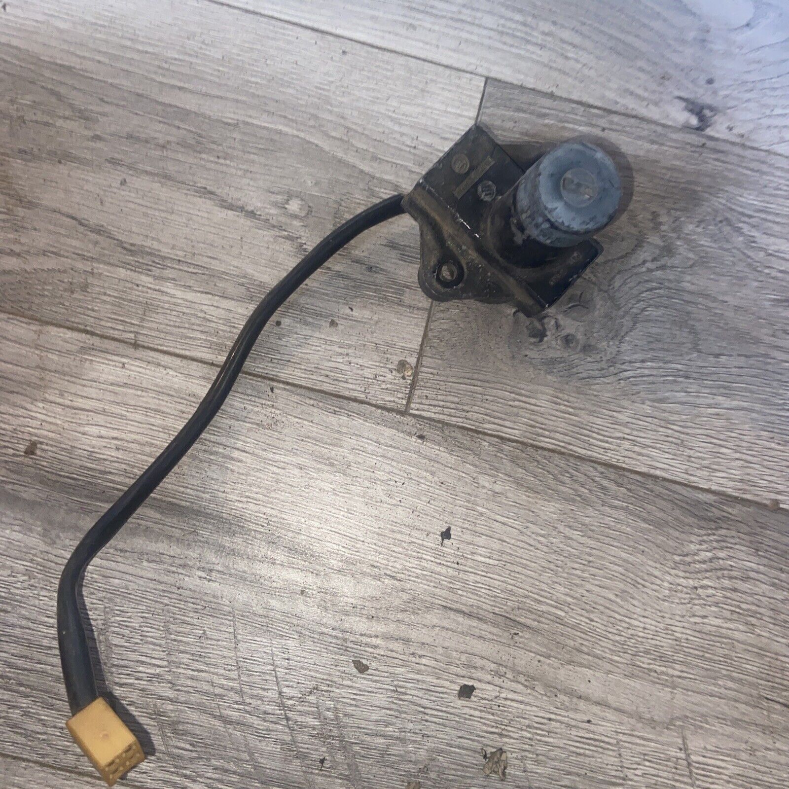 1981 SUZUKI GS1100L IGNITION SWITCH LOCK NO KEY