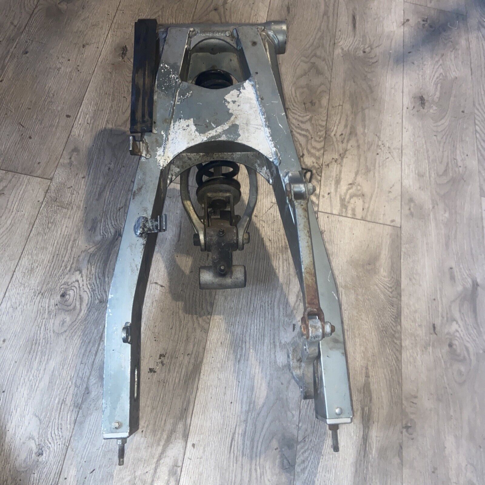 1992 KAWASAKI NINJA ZX6D REAR SWINGARM BACK SUSPENSION SWING ARM