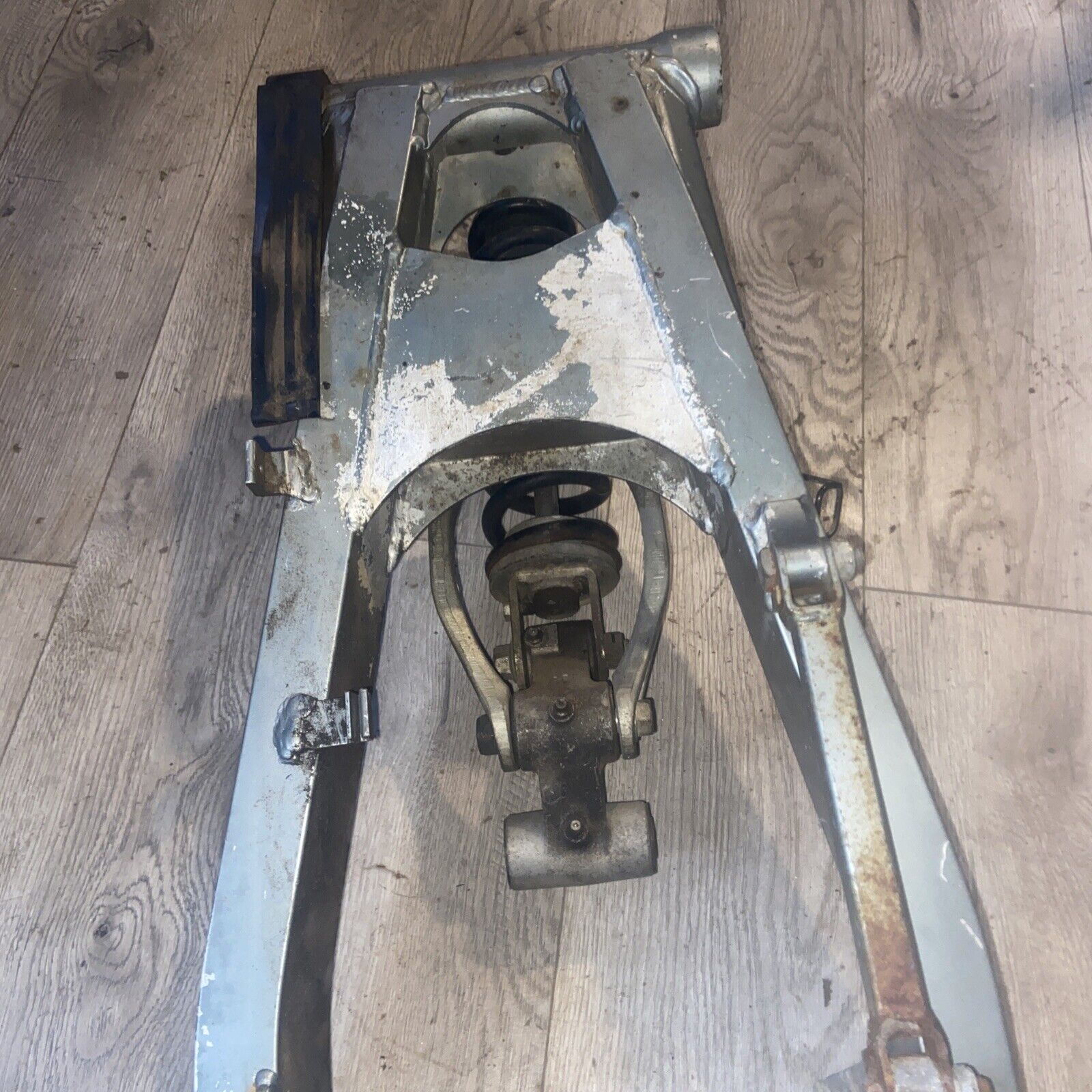1992 KAWASAKI NINJA ZX6D REAR SWINGARM BACK SUSPENSION SWING ARM