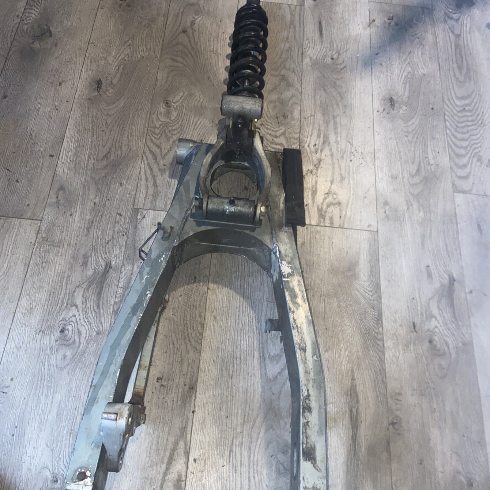 1992 KAWASAKI NINJA ZX6D REAR SWINGARM BACK SUSPENSION SWING ARM
