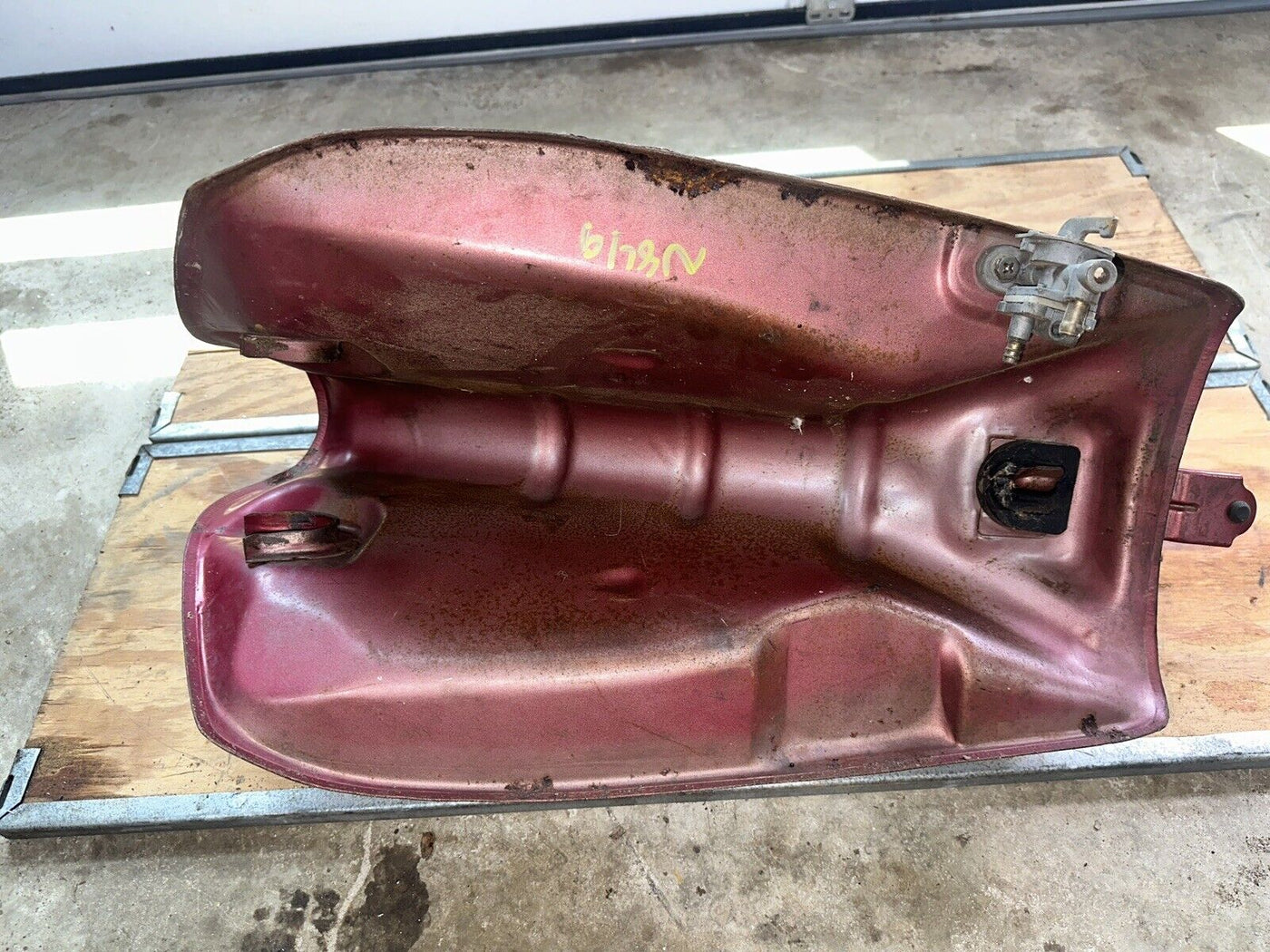 1981 Kawasaki GPZ 550 Gas Tank Fuel Tank