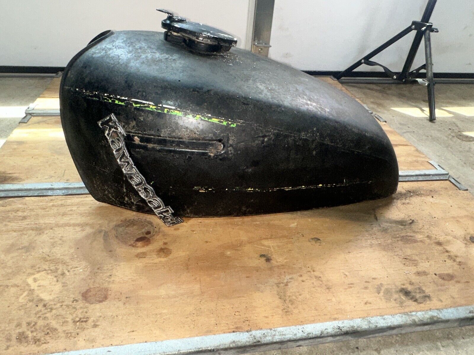 1976 to 1977 Kawasaki KZ650B Gas Tank