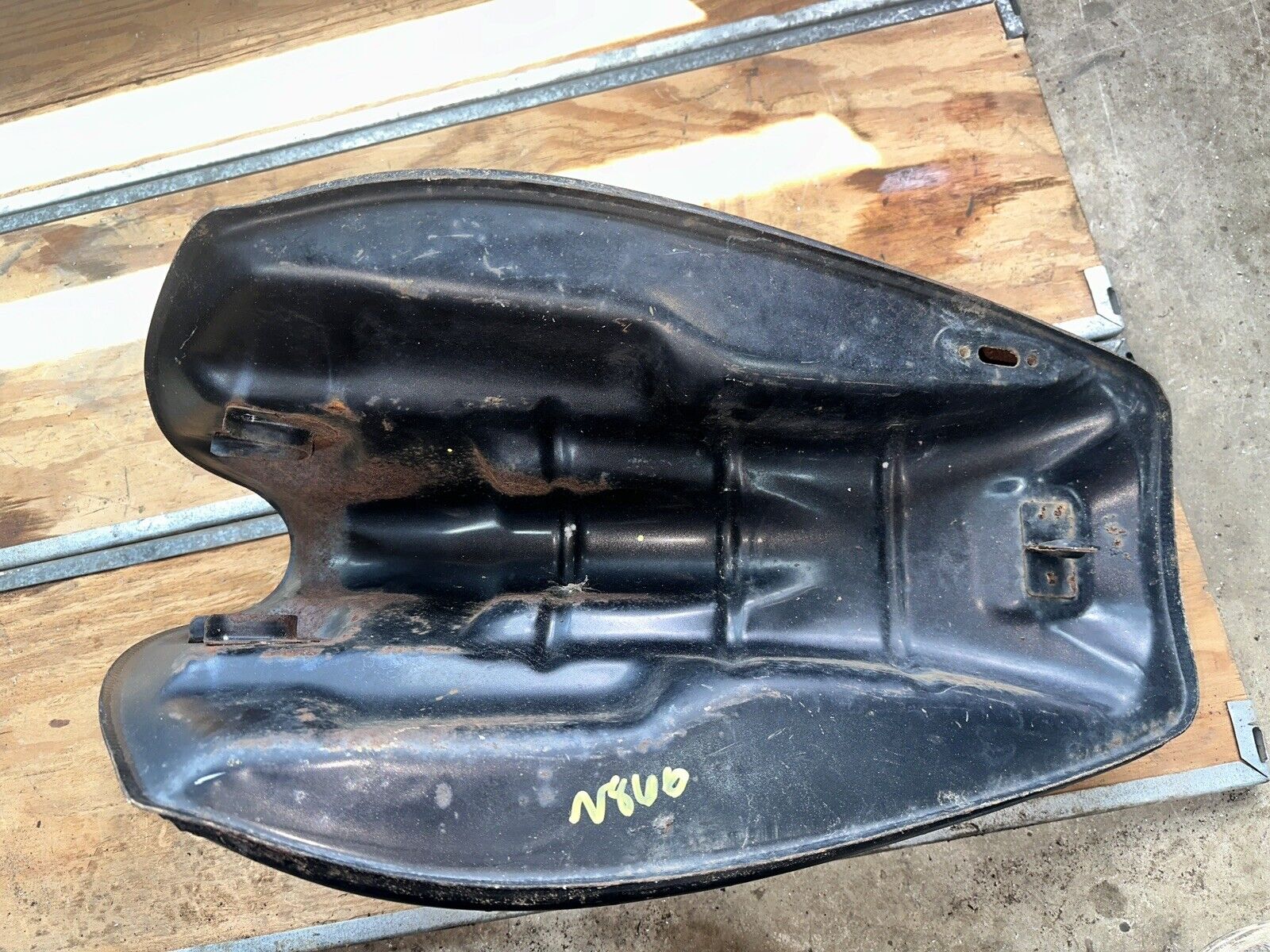 1976 to 1977 Kawasaki KZ650B Gas Tank