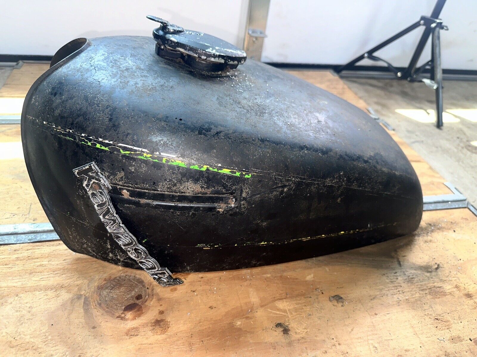 1976 to 1977 Kawasaki KZ650B Gas Tank