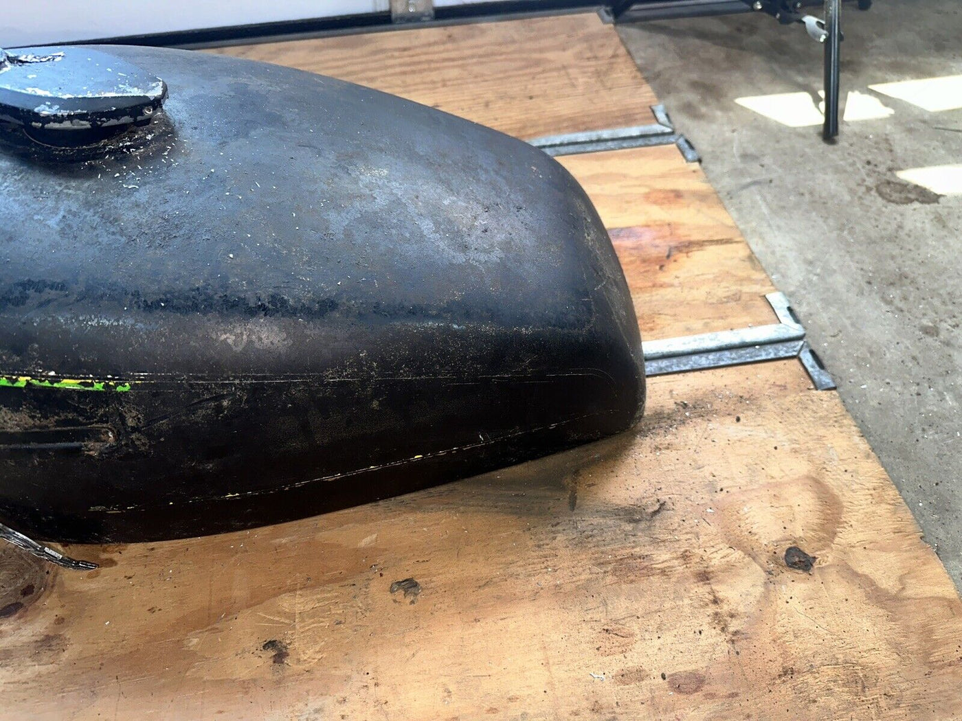 1976 to 1977 Kawasaki KZ650B Gas Tank