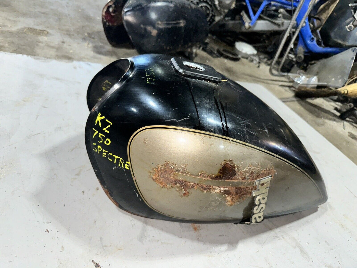 1982 Kawasaki KZ750 KZ750N Specter Gas Tank