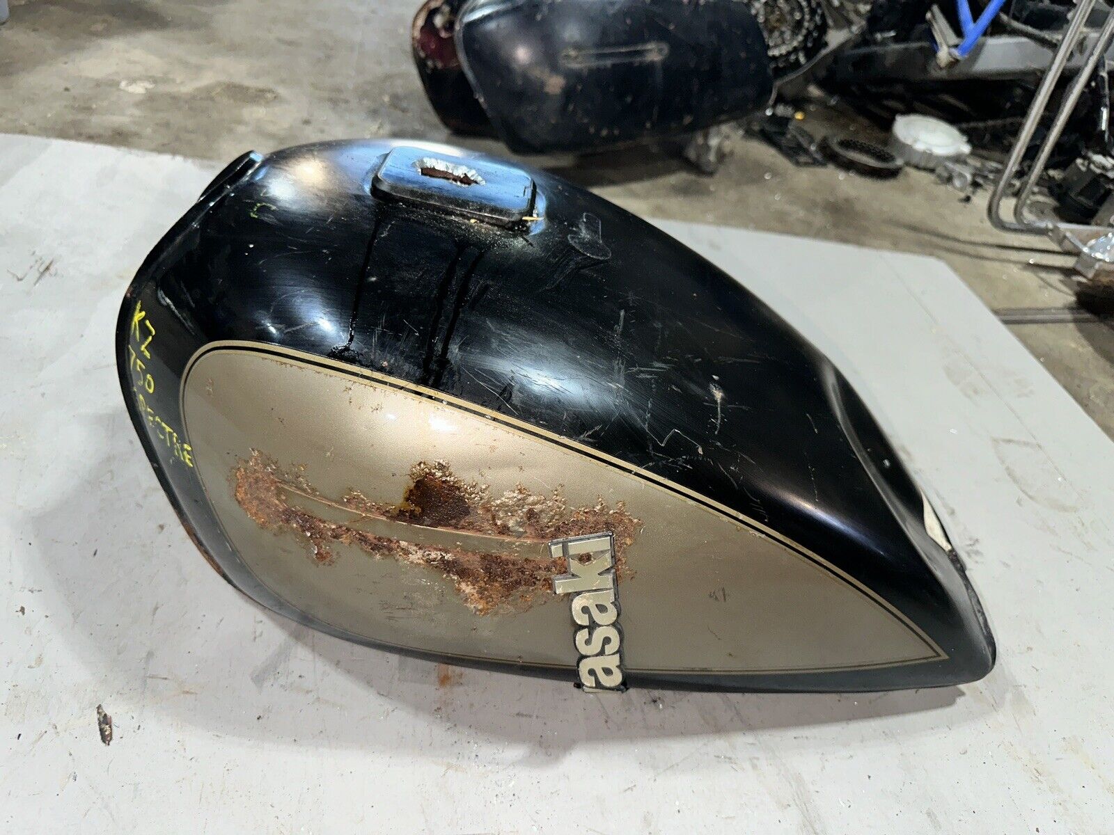 1982 Kawasaki KZ750 KZ750N Specter Gas Tank