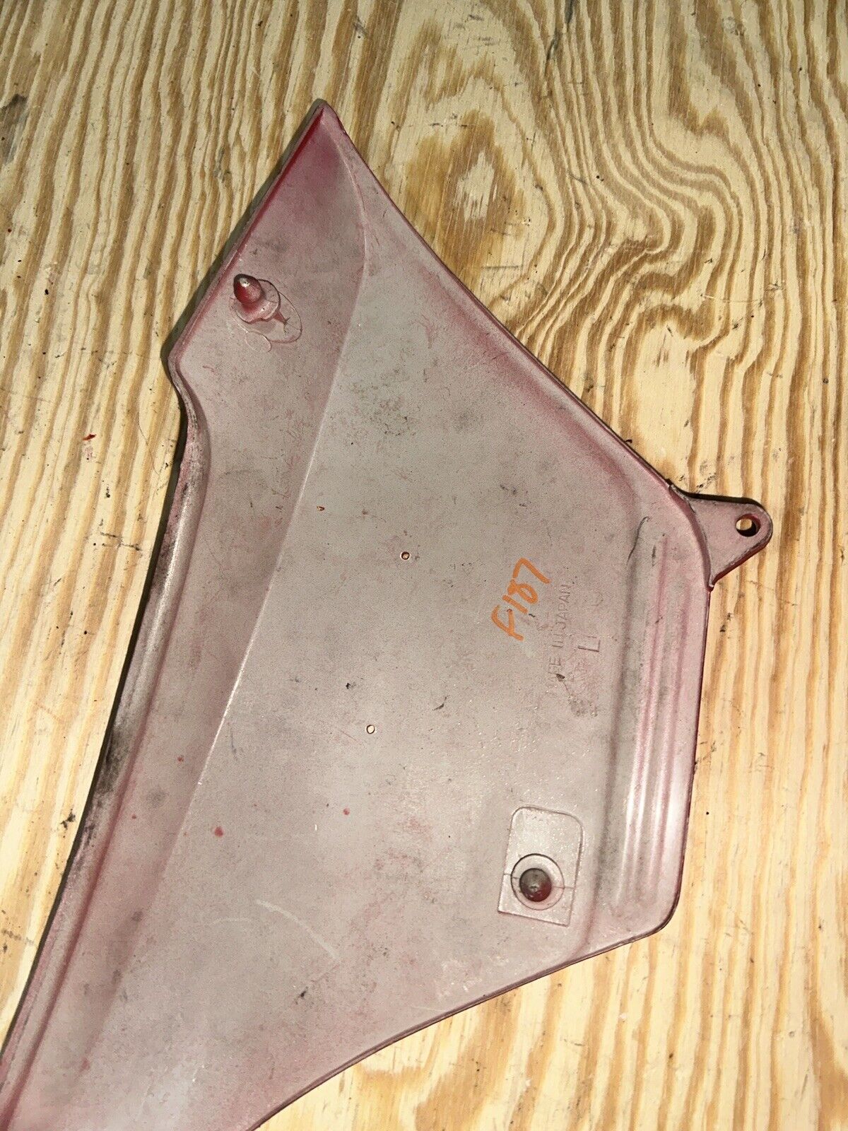 1983 KAWASAKI GPZ305 GPZ 305 OEM LEFT SIDE COVER 36001-5237