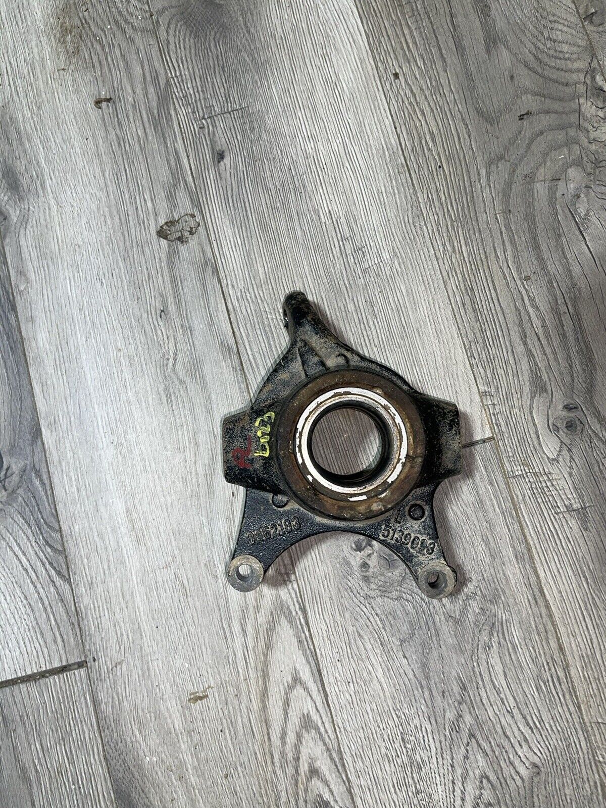Polaris General 1000 EPS 18 Knuckle Left Front 5139093