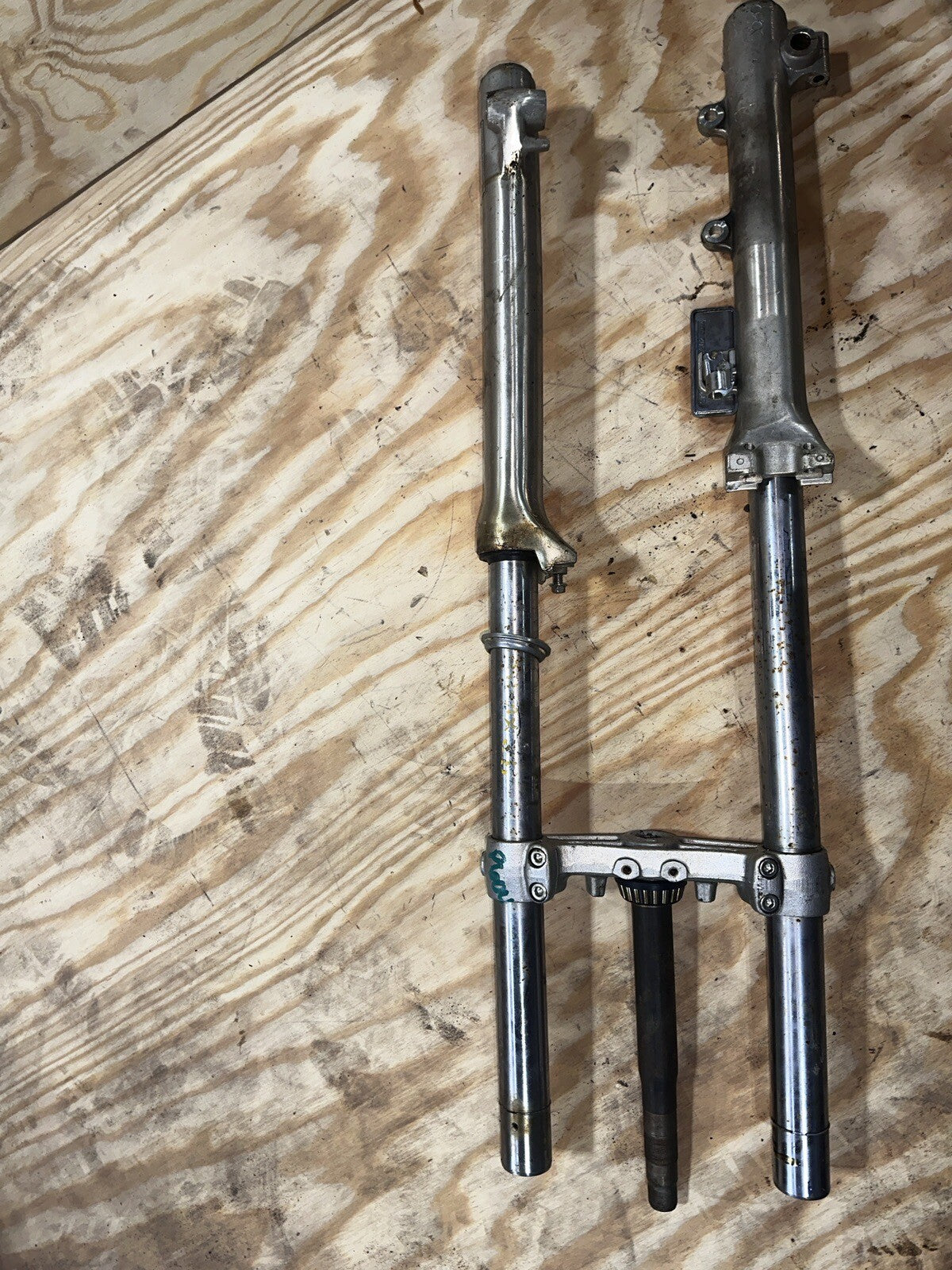 1985 85 84 YAMAHA VIRAGO Xv1000 XV 1000 FRONT FORKS Triple Clamp Steering BENT