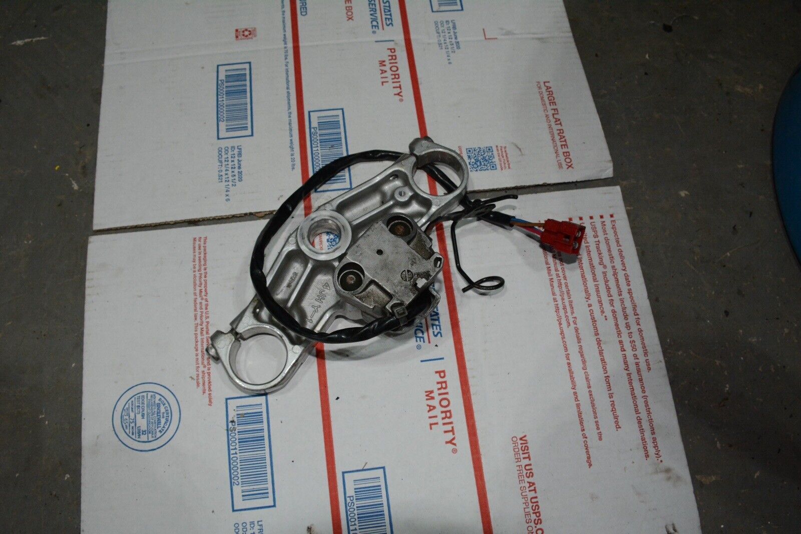 YAMAHA TRX 850 1966 1997 1998 1999 Upper triple tree fork clamp yoke  4JH--Y1