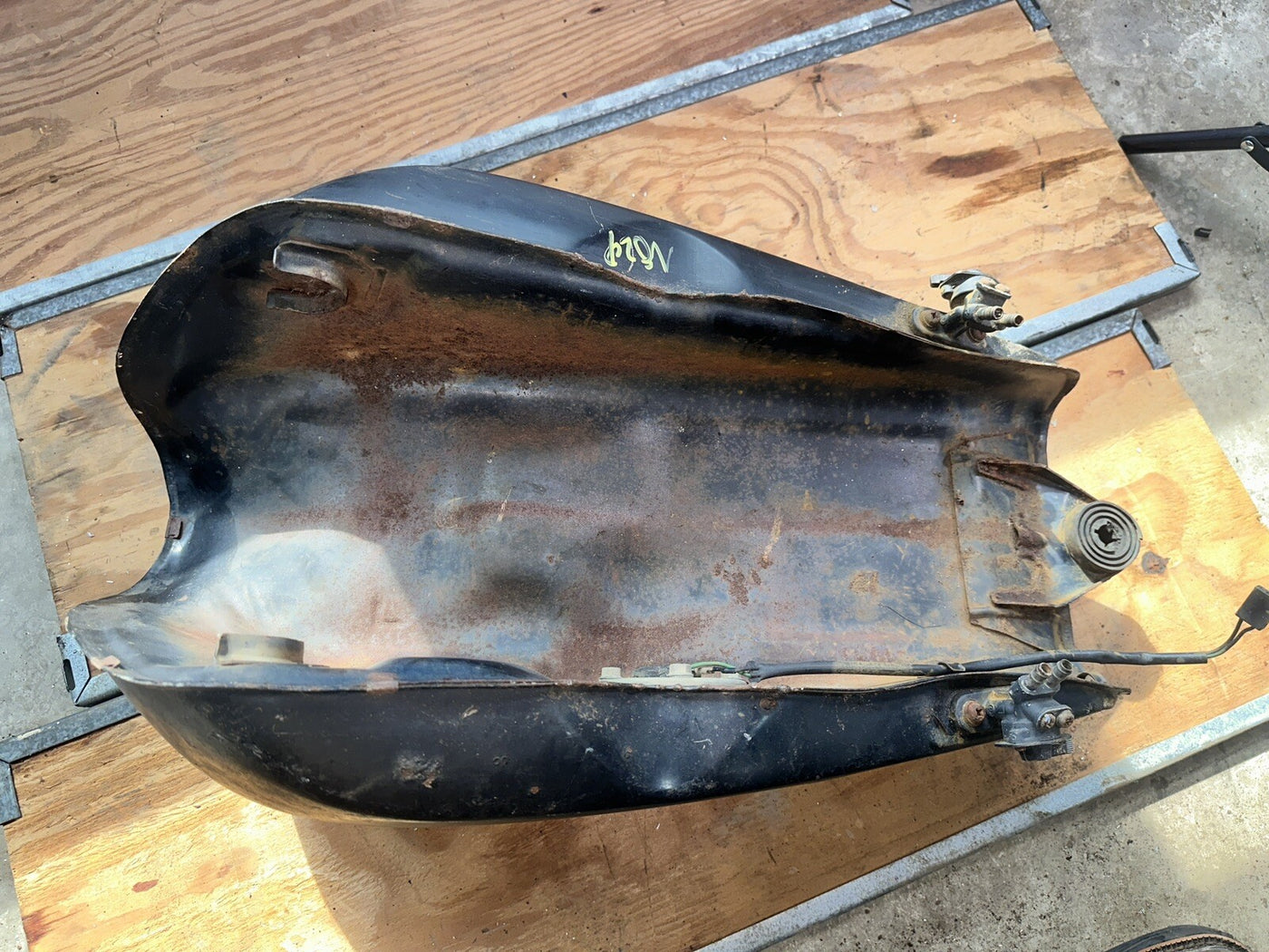 Yamaha XS650 1978 - 1983 Fuel tank gas petrol reservoir