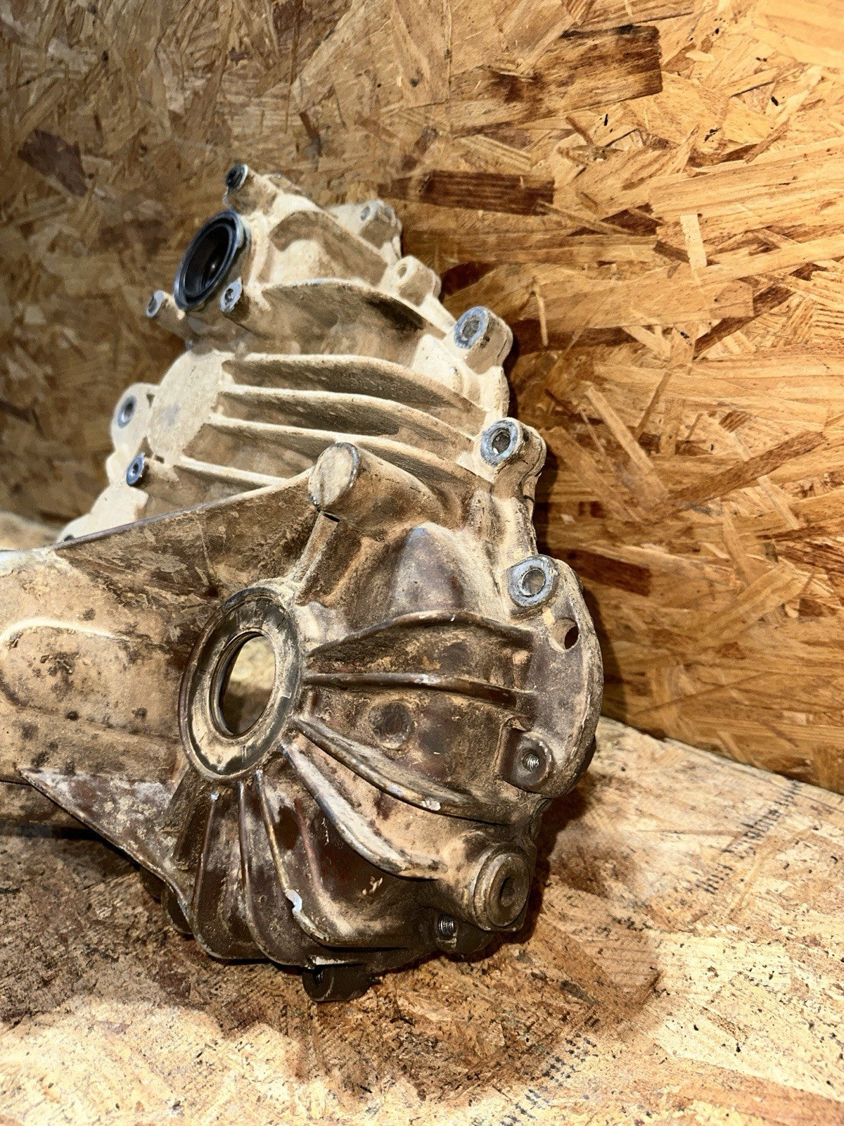 Polaris RZR XP 1000 20 HIGHLIFTER  left Transmission Gear Case Housing 3236544