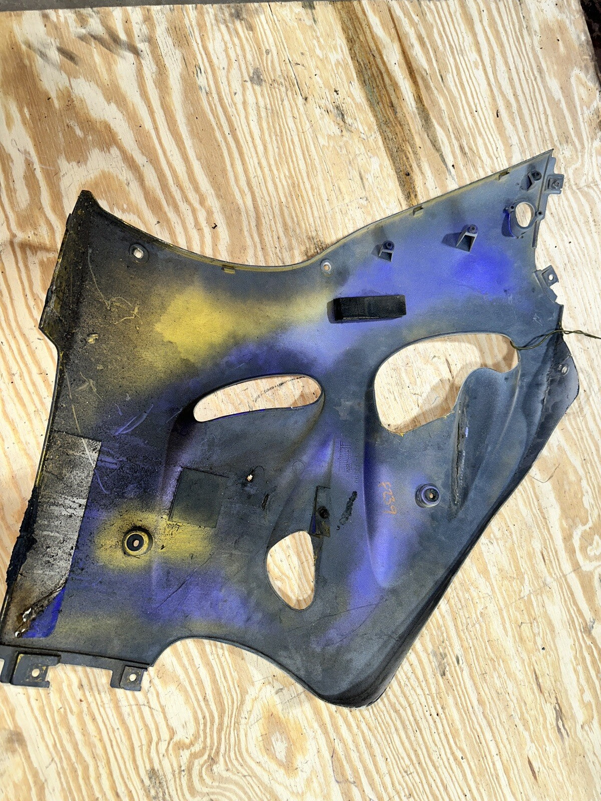 SUZUKI GSXR600 SRAD 1997-2000 OEM RIGHT SIDE MID COVER FAIRING COWL 94471-33E00