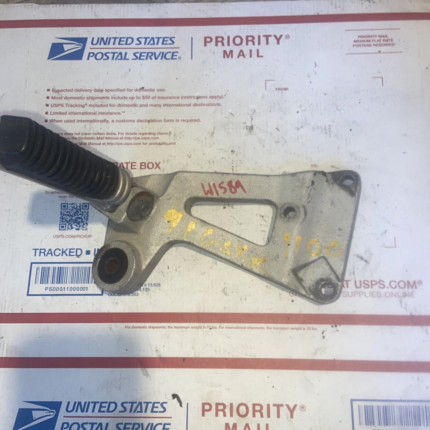 1991 91-93 Suzuki GSXR 1100R 1100 Right Side Passenger Foot Peg Bracket