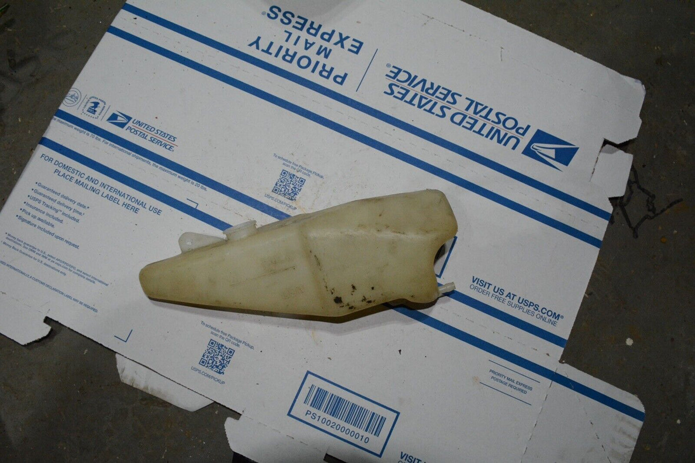 87 YAMAHA FZR1000 OEM COOLANT WATER TANK RESERVOIR BOTTLE