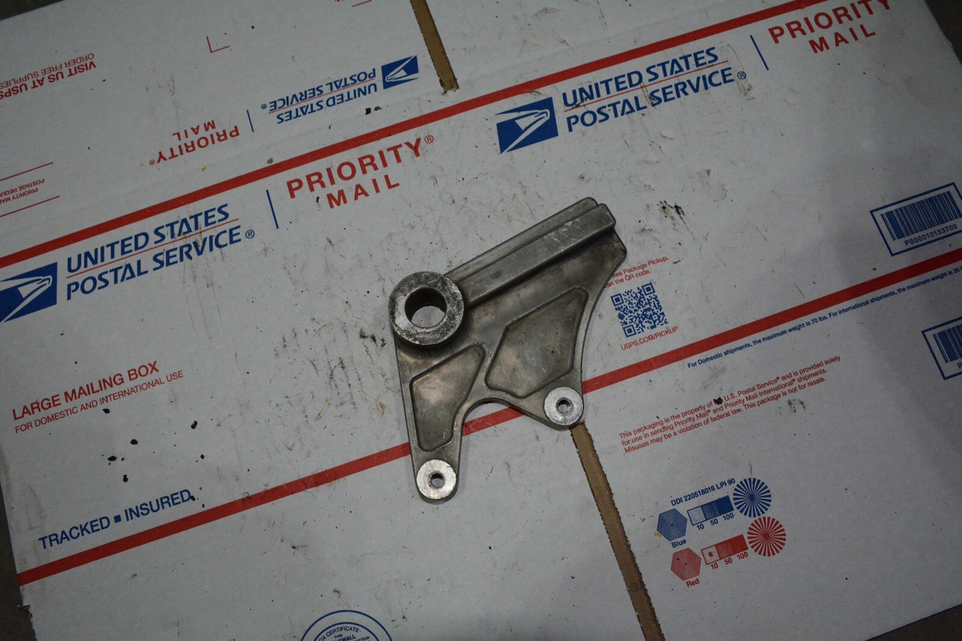 OEM 1997 Suzuki GSXR1100 GSX-R 1100 GSXR Rear Brake Caliper Mount Bracket