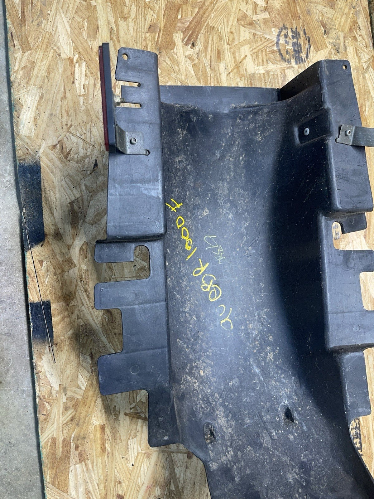 90 91 Honda CBR1000F Hurricane Rear Wheel Fender Hugger