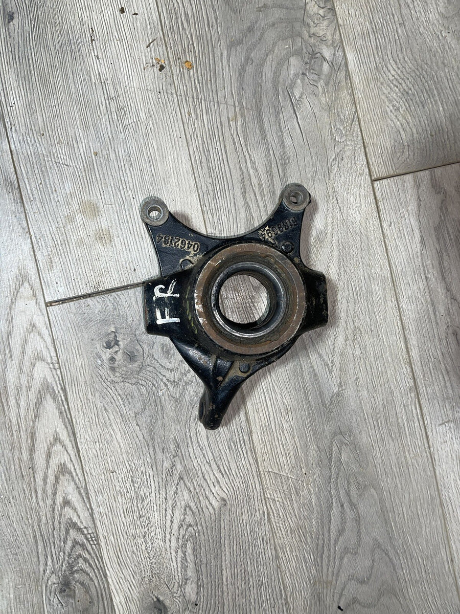 2018 Polaris General Deluxe Right Front Knuckle 5139094