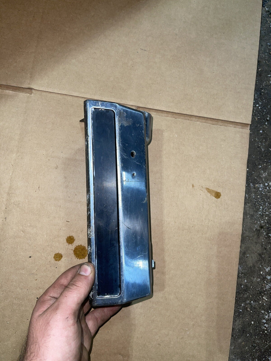 85 Honda VF700 VF 700 Sabre Left Side Radiator Cover Trim