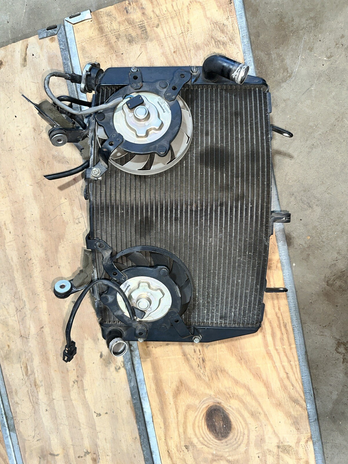 08-16 Yamaha oem YZF R6 Radiator w/ Cooling Fans 2006 2007 R6R