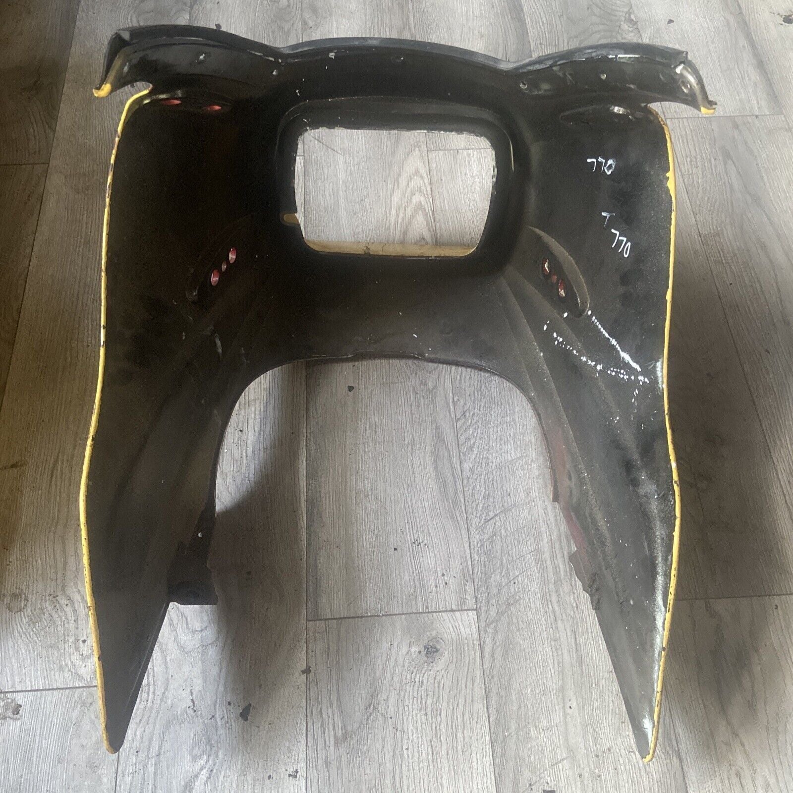 1983-84 kawasaki gpz 1100 front cowl