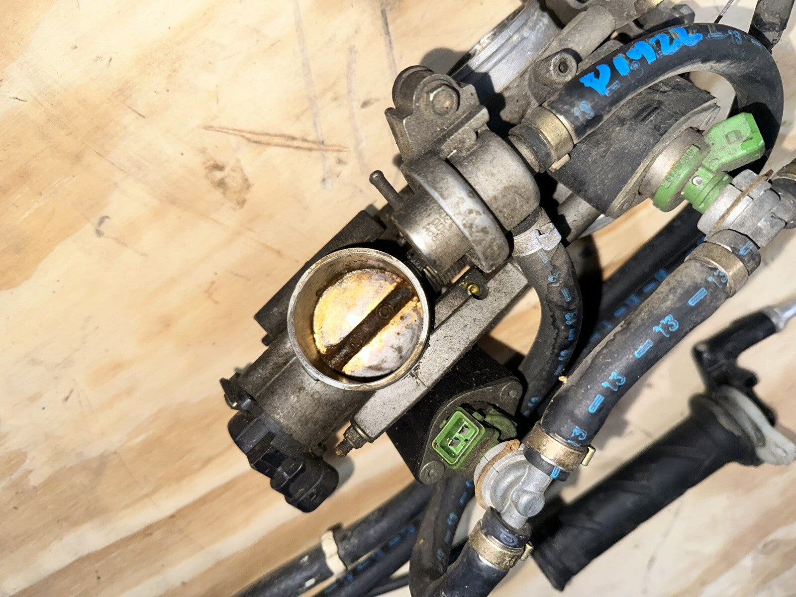 1999 99-01 Ducati 750SS OEM Throttle Bodies Intake Fuel Injectors Hoses