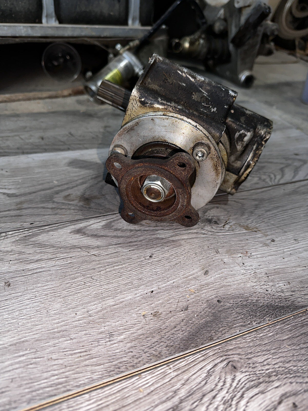 1979 Yamaha Xs750 Oem Middle Drive Gear Assembly 2G2-17501-N1-00 MY206