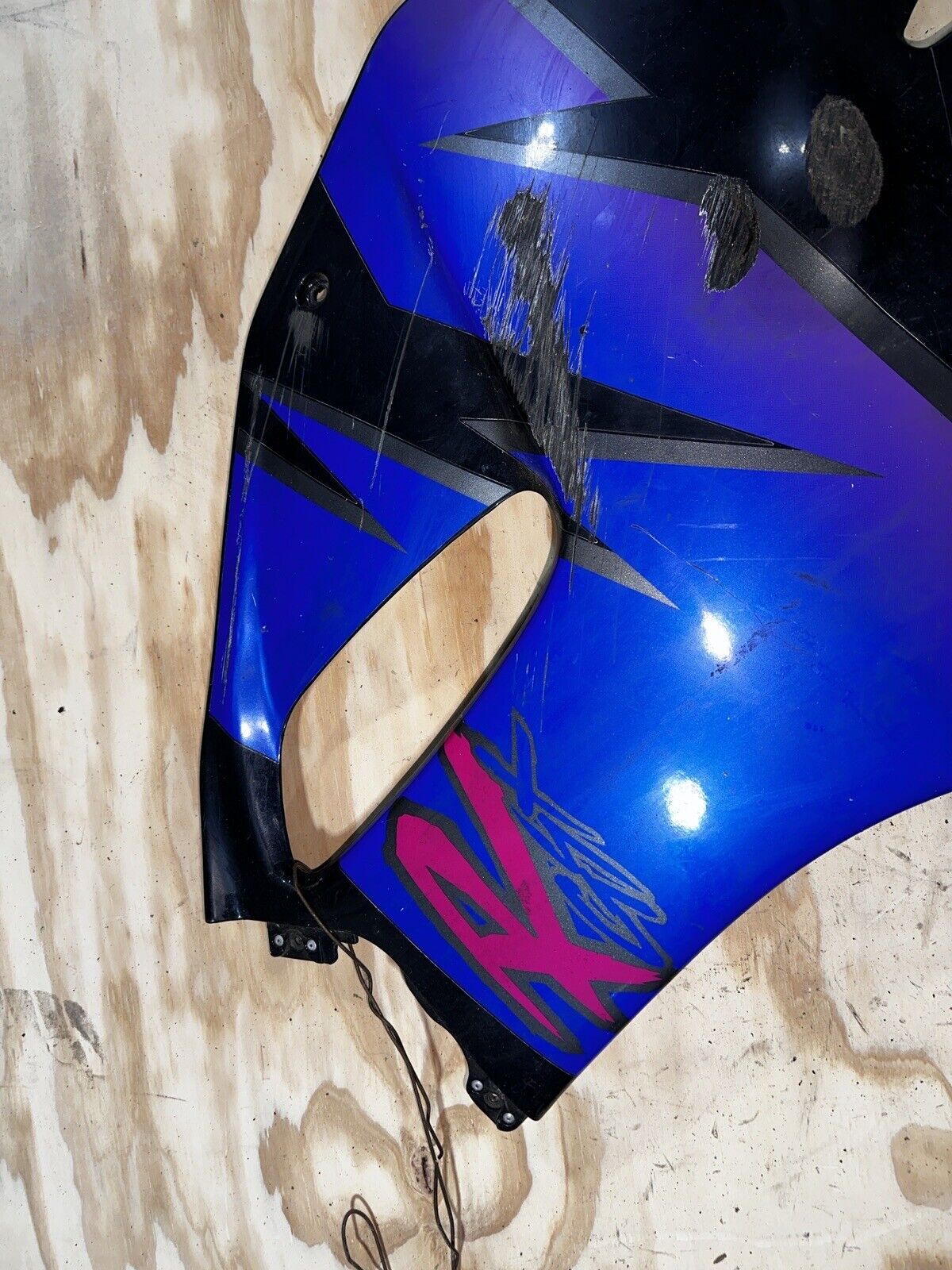 92 93 SUZUKI GSXR 600 750 LEFT SIDE LOWER FAIRING COWL OEM 94481-17E0