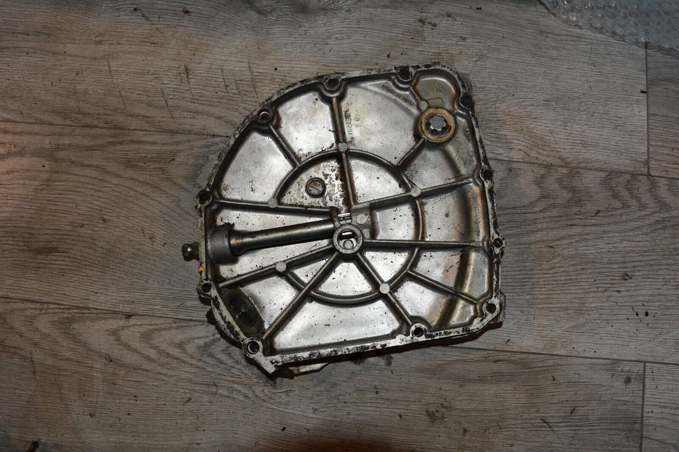 1981 1982 Suzuki GS750 Engine Motor Clutch Cover 11340-45401 80 81 82 83 