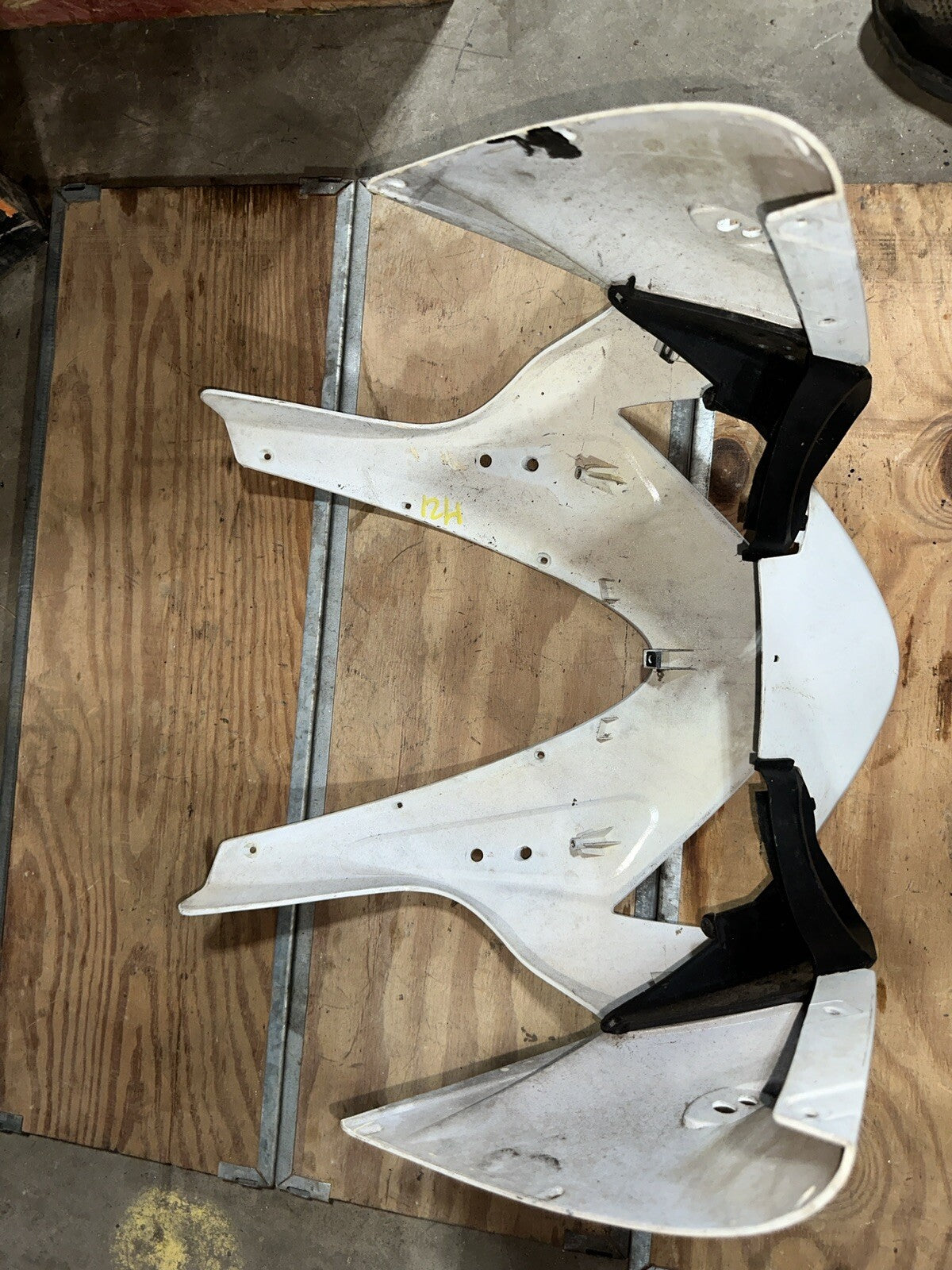 03-04 HONDA CBR600RR FRONT UPPER NOSE FAIRING COWL SHROUD