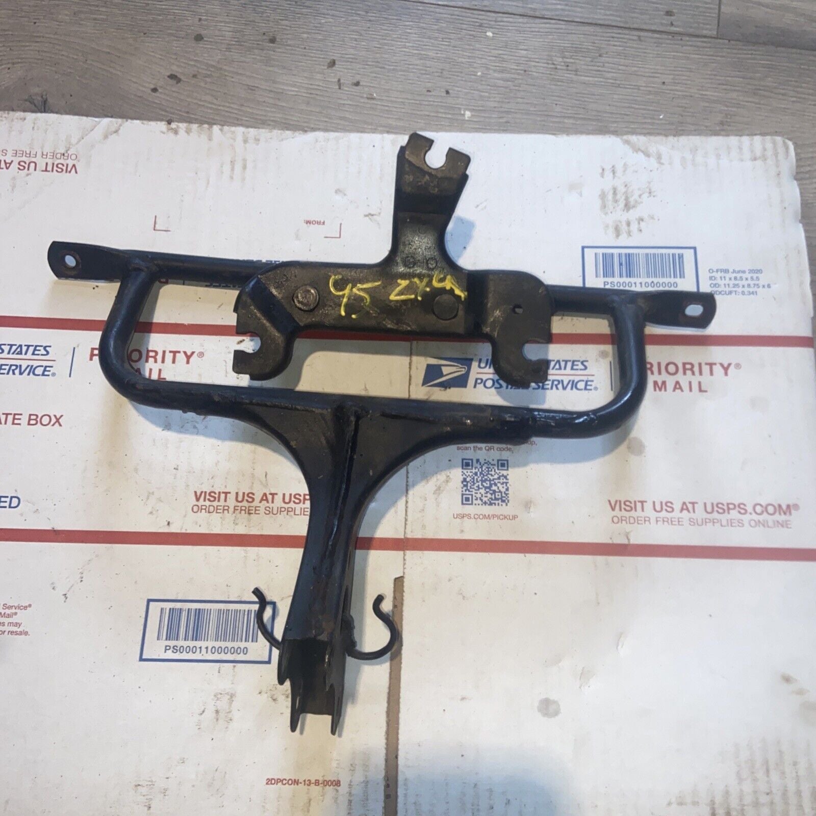 1995 Kawasaki Ninja ZX9-R ZX9R ZX 900 R Fairing Stay Front Upper Gauge Bracket 