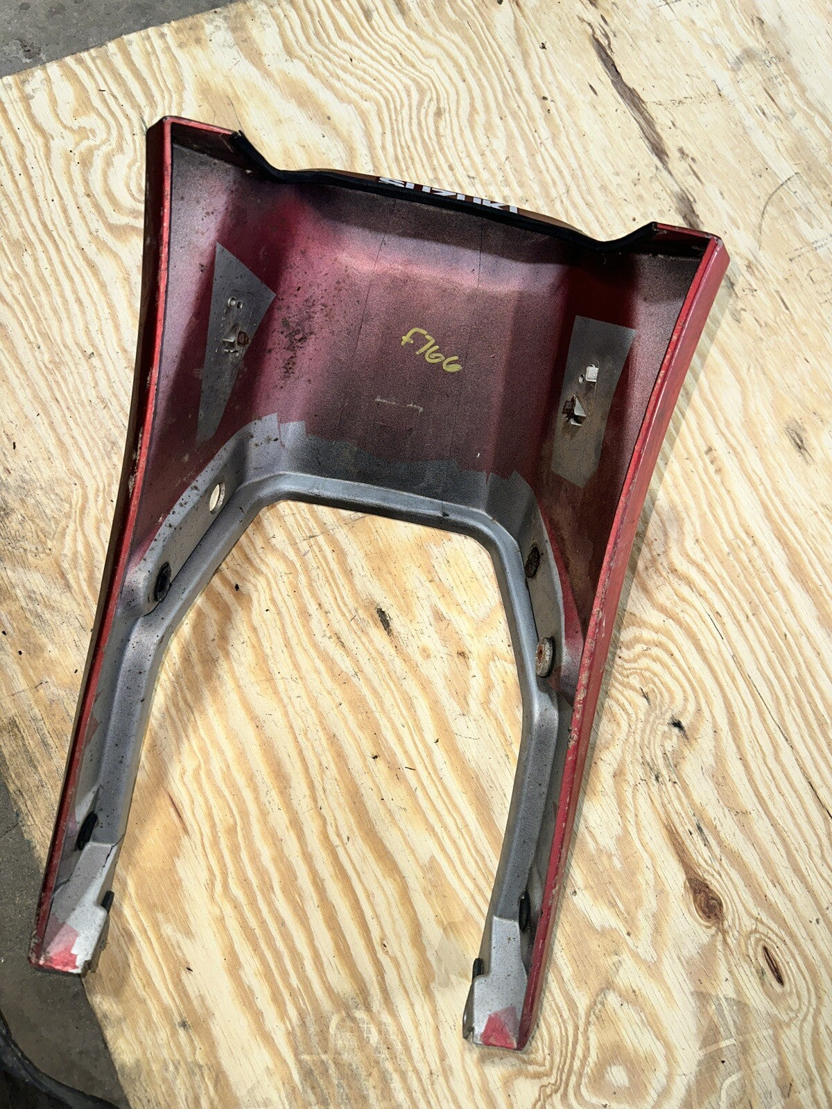 1983 SUZUKI GS550E REAR BACK TAIL FAIRING COWL SHROUD