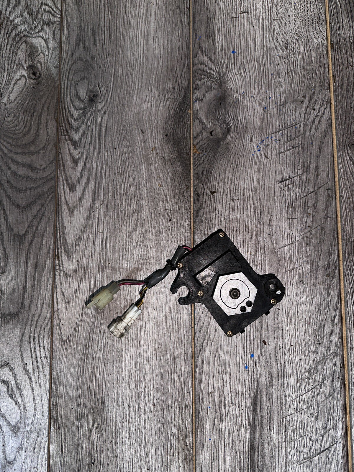 03 04 GSXR 1000  EXHAUST VALVE SERVO MOTOR ACTUATOR