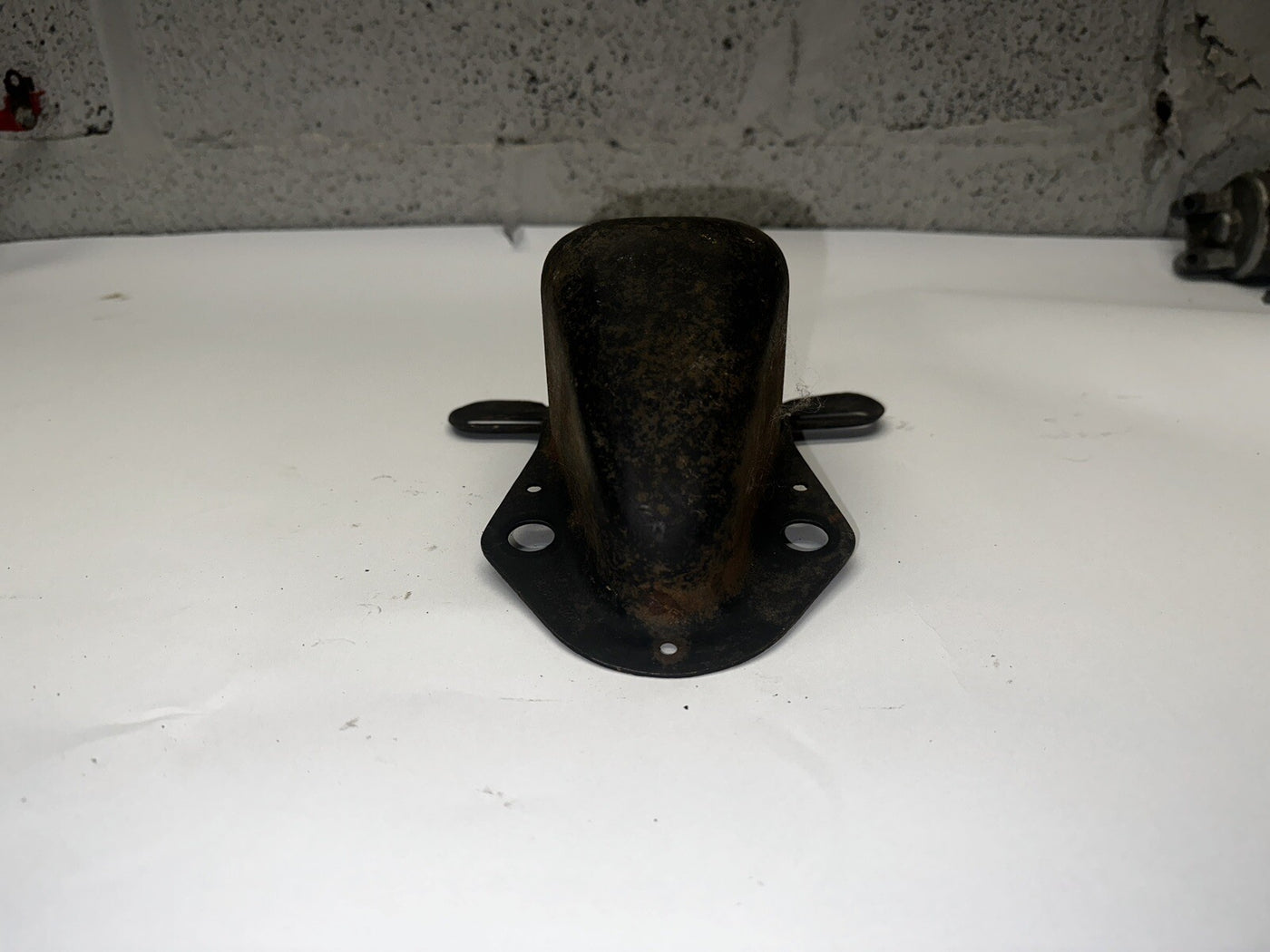 Kawasaki 77-79 KZ650 C & B 1980 KZ650F 1982 KZ440 G KZ taillight bracket