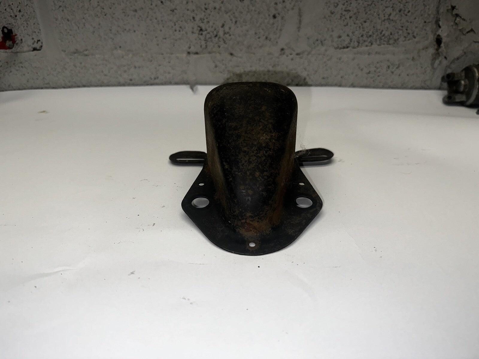 Kawasaki 77-79 KZ650 C & B 1980 KZ650F 1982 KZ440 G KZ taillight bracket