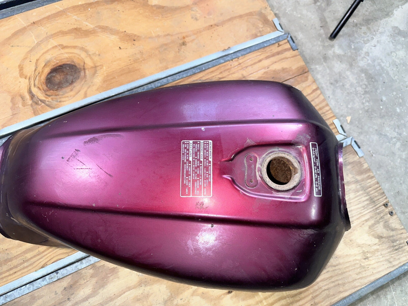 1983 Honda V45 Sabre Vf750 Vf750s Gas Fuel Petrol Tank