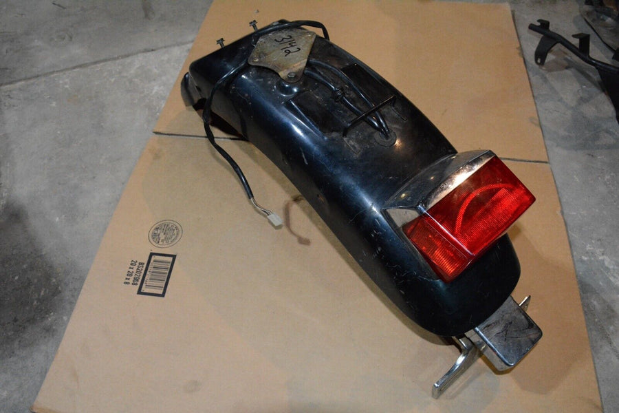 1987 HONDA SHADOW 700 VT700C REAR FENDER MUD GUARD 80100-MK7-000ZD 
