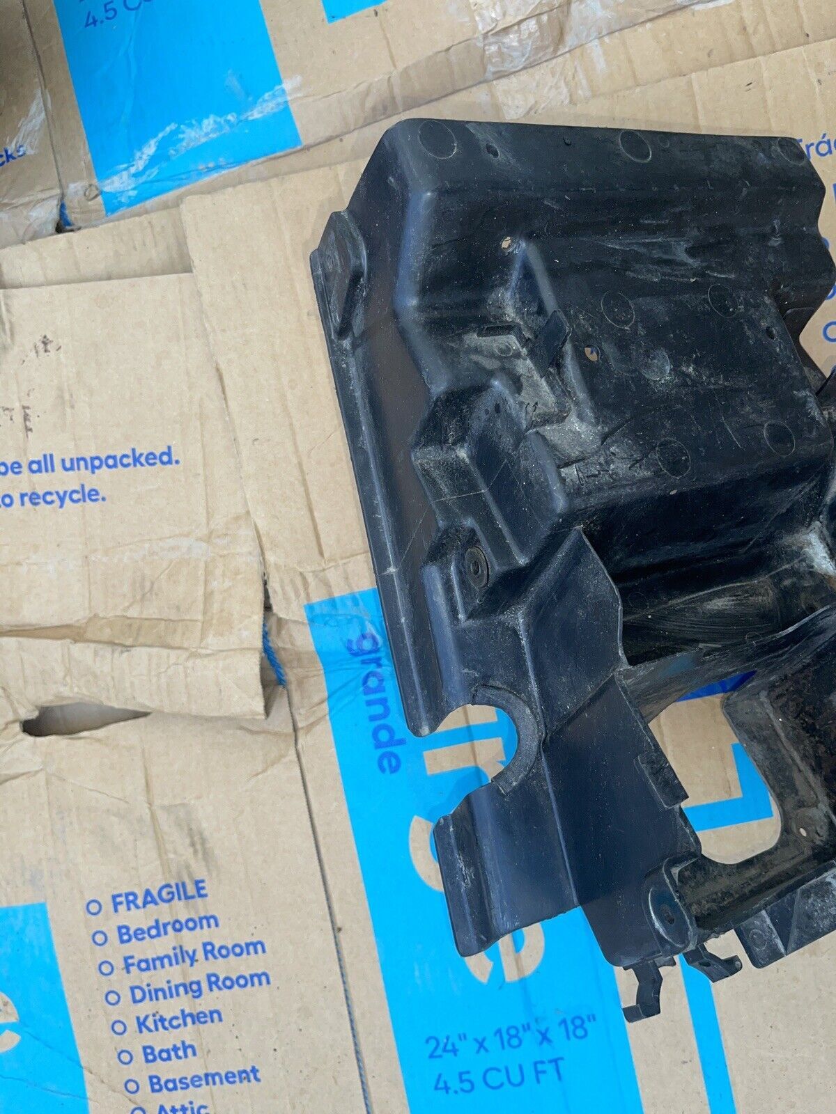1997 KAWASAKI NINJA ZX7R ZX750P OEM REAR BACK TAIL UNDERTAIL BATTERY TRAY