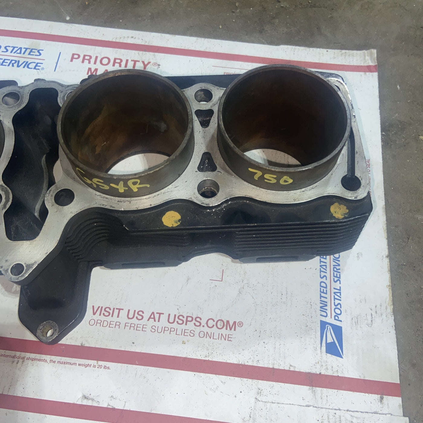 1989 Suzuki GSXR ENGINE MOTOR PISTON CYLINDERS BLOCK JUG