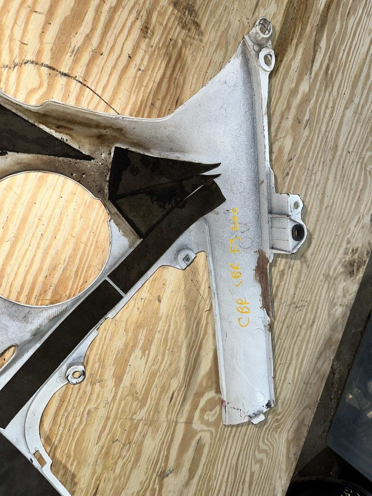 95-98 HONDA CBR600F3 LEFT MID UPPER SIDE FAIRING COWL PLASTIC