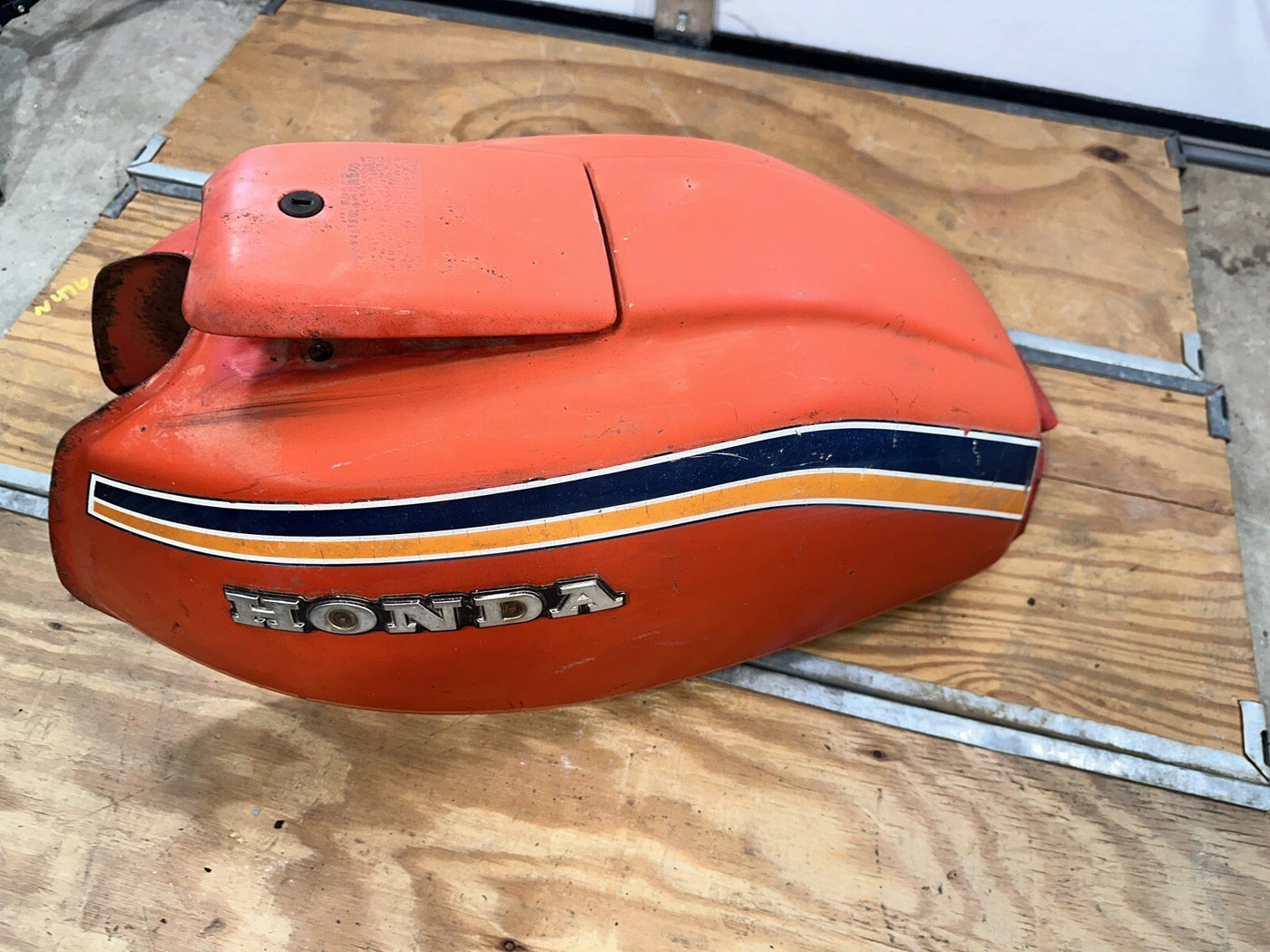 Honda Cb400t Cb 400 Hawk  Gas Fuel Petrol Tank