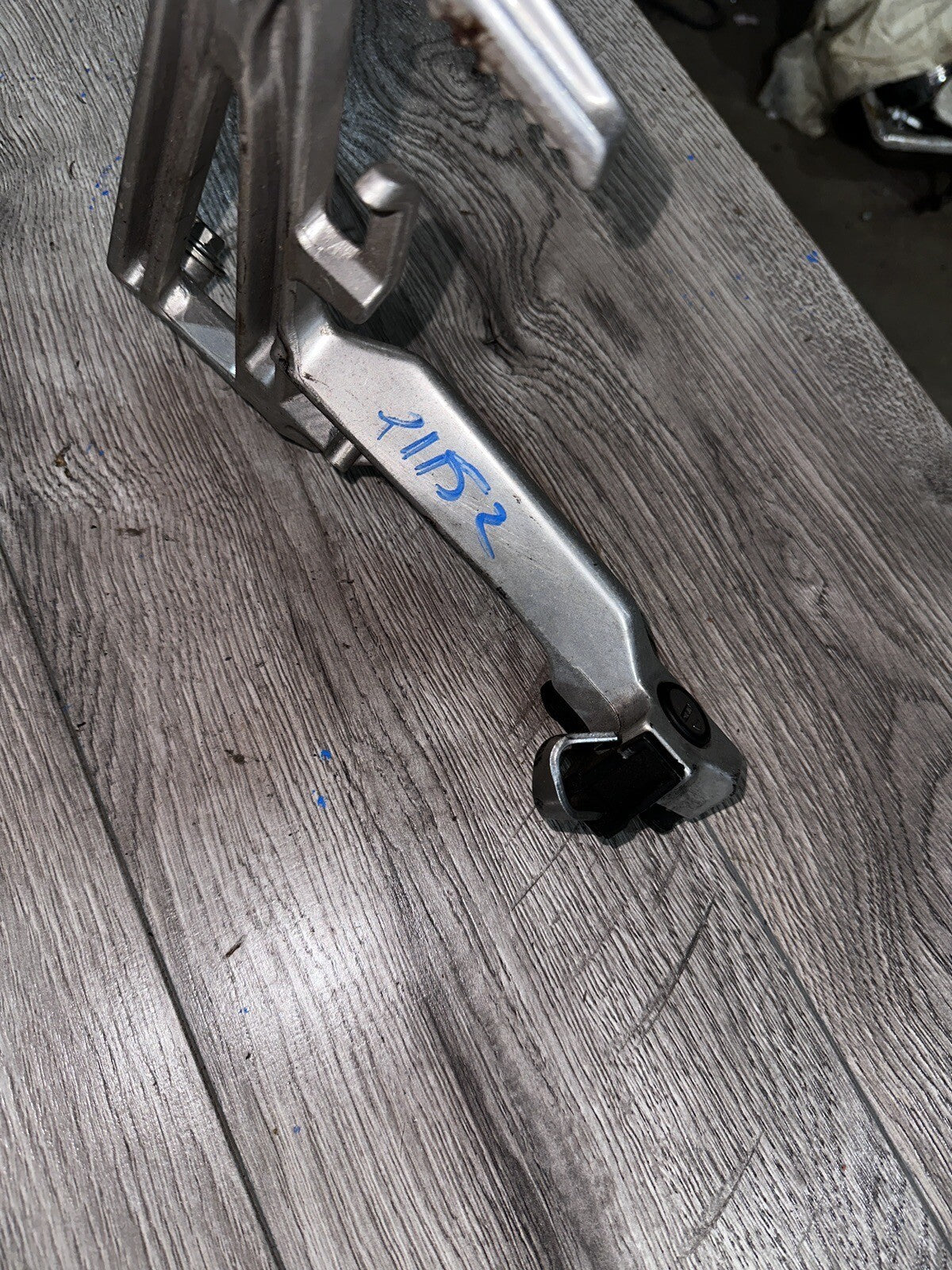 1997 97 95-98 Honda CBR600F3 REAR PASSENGER LEFT FOOT PEG REST BRACKET