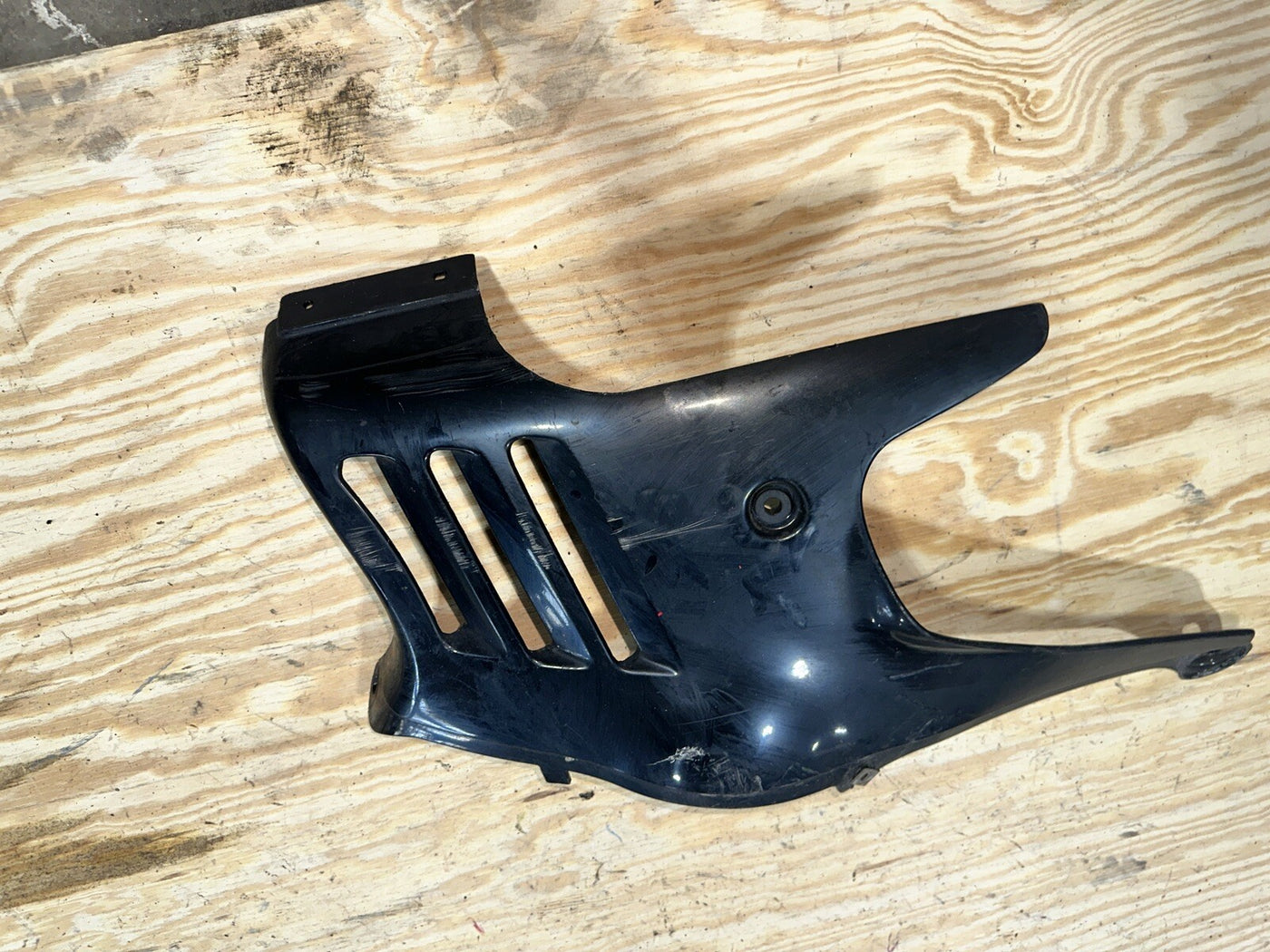 1995 katana 750  right lower belly fairing plastic GSX 90 91 94 97 F gsx750 -