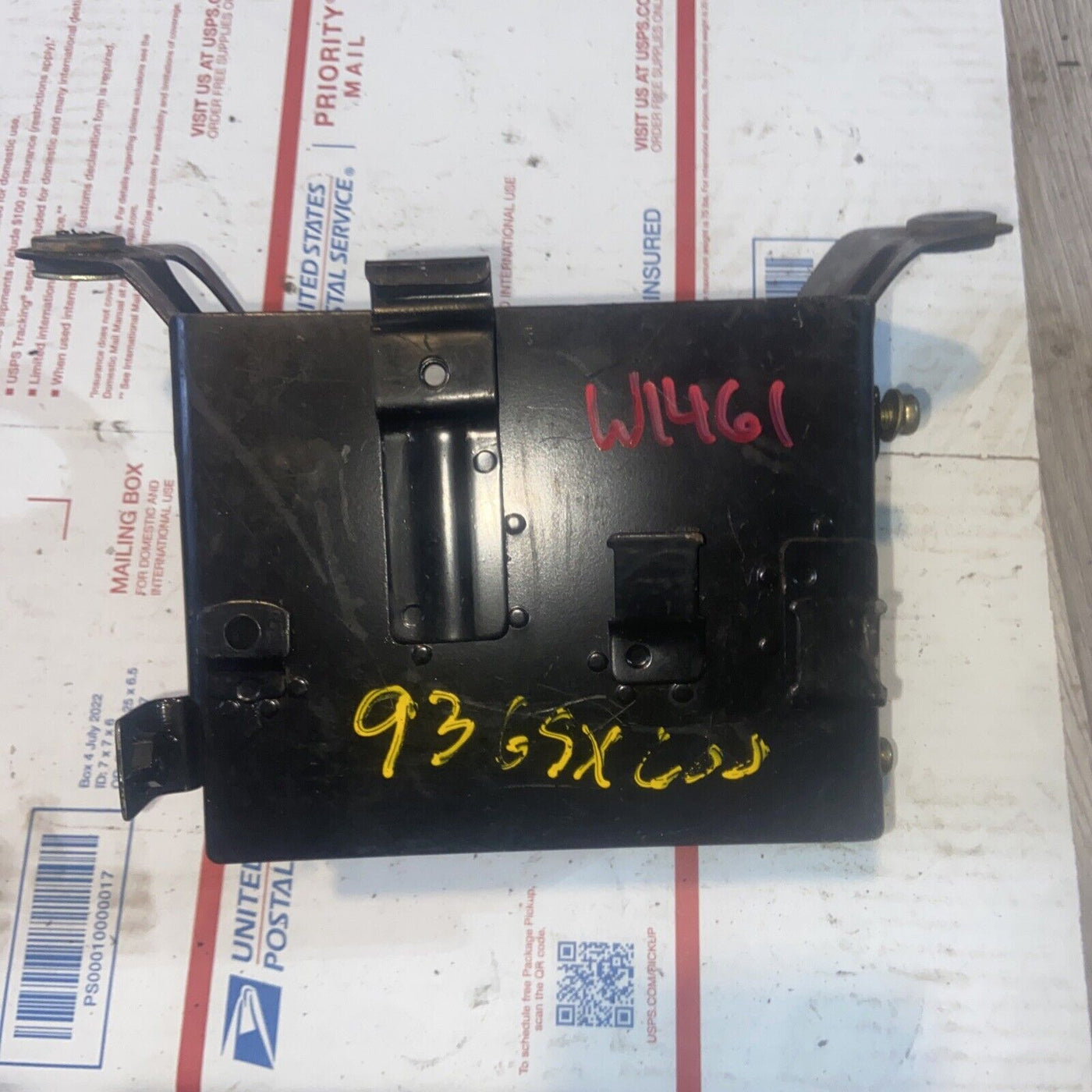 1993 Suzuki GSX 600 Katana battery box holder mount tray