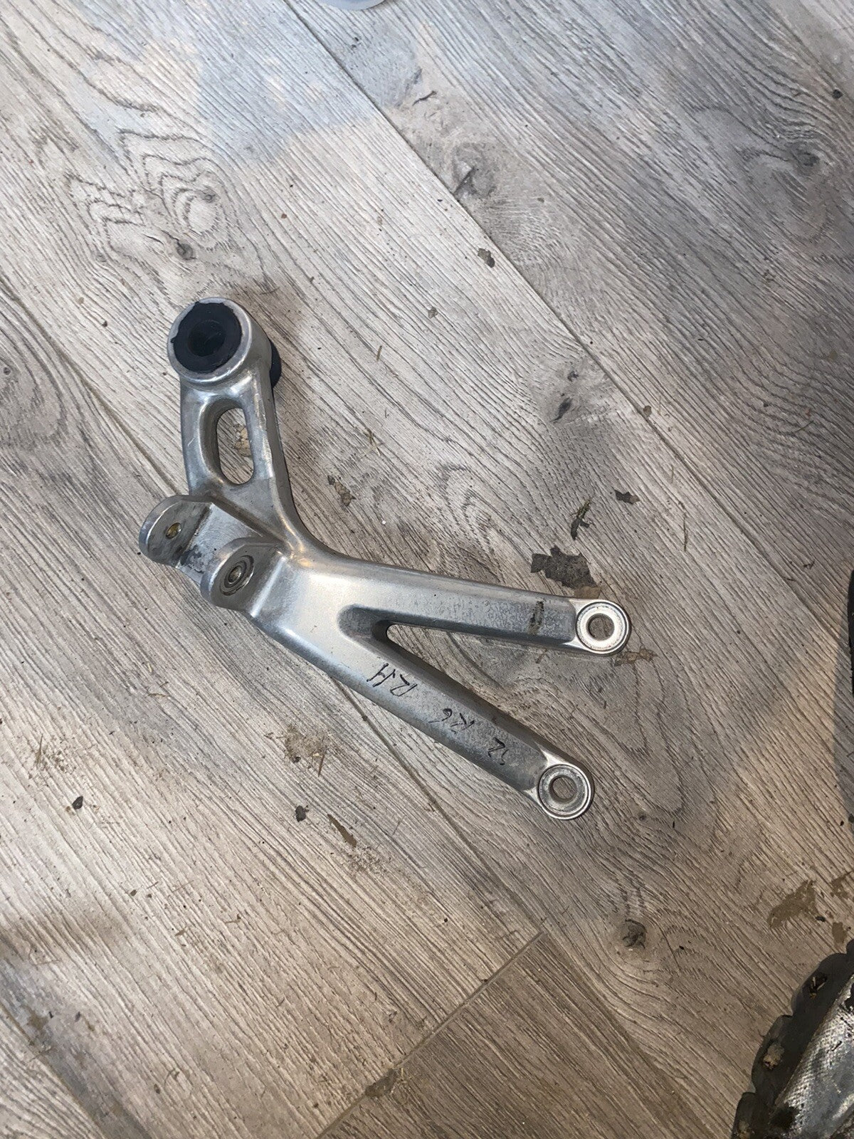 2002 Yamaha YZF R6 R6R OEM Rear Right RH Foot Peg Rest Bracket Hanger