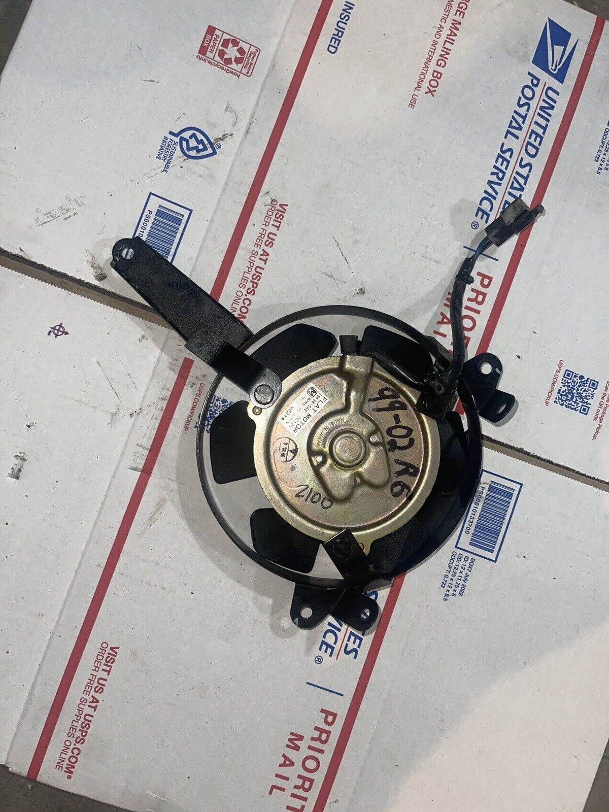 99-02 Yamaha YZFR6 R6 Electric Cooling Radiator Fan