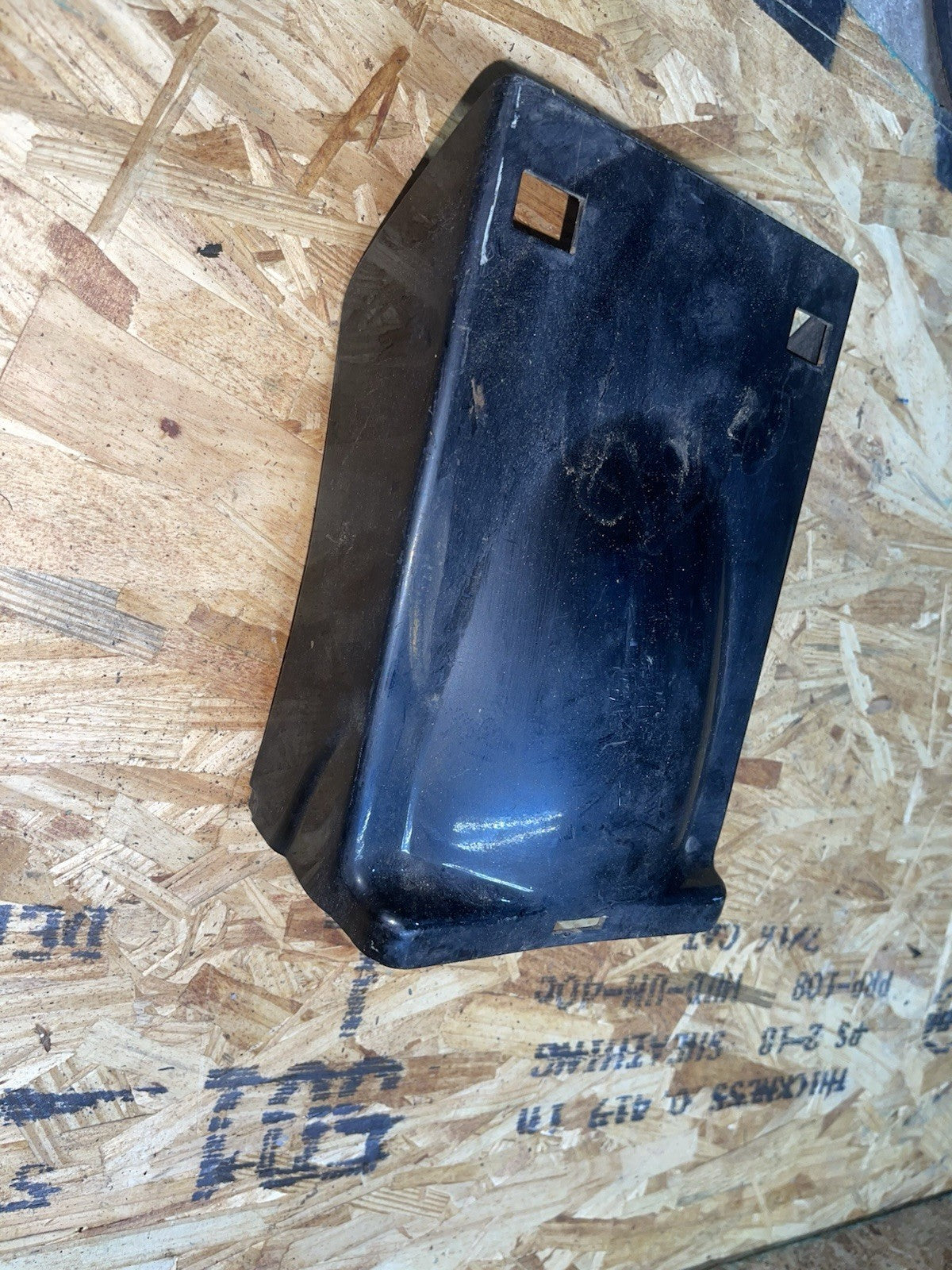 1983 83 HONDA VT750C VT 750 SHADOW REAR INNER FENDER