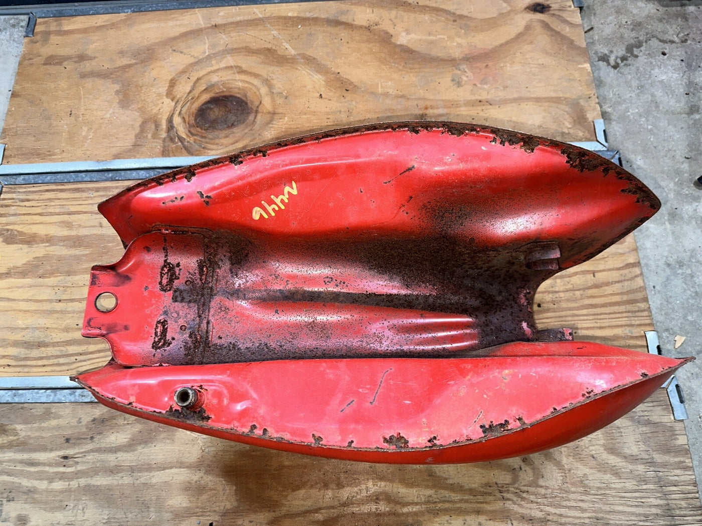 Honda Cb400t Cb 400 Hawk  Gas Fuel Petrol Tank